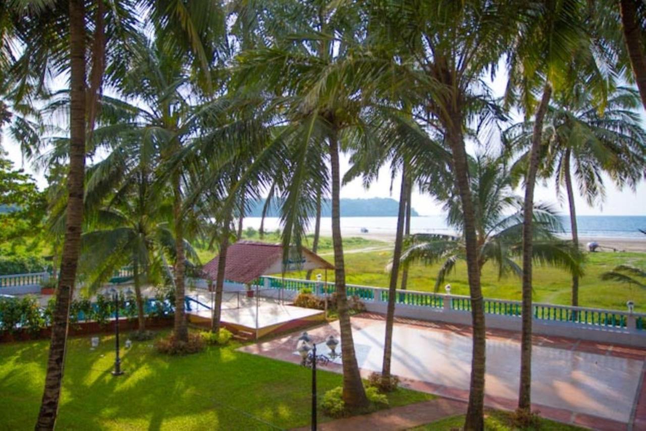 Swimsea Beach Resort, A Beach Property Panaji Exterior foto