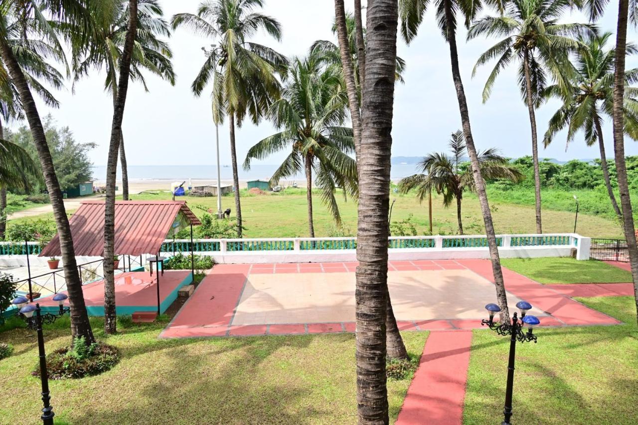 Swimsea Beach Resort, A Beach Property Panaji Exterior foto